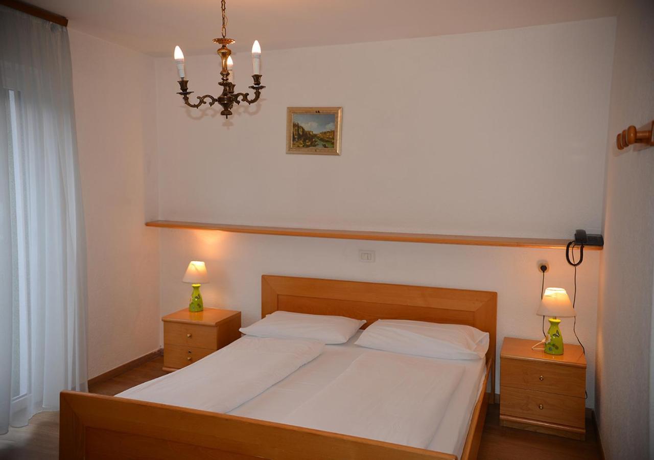 Hotel Regina Delle Dolomiti Panchià Exterior foto