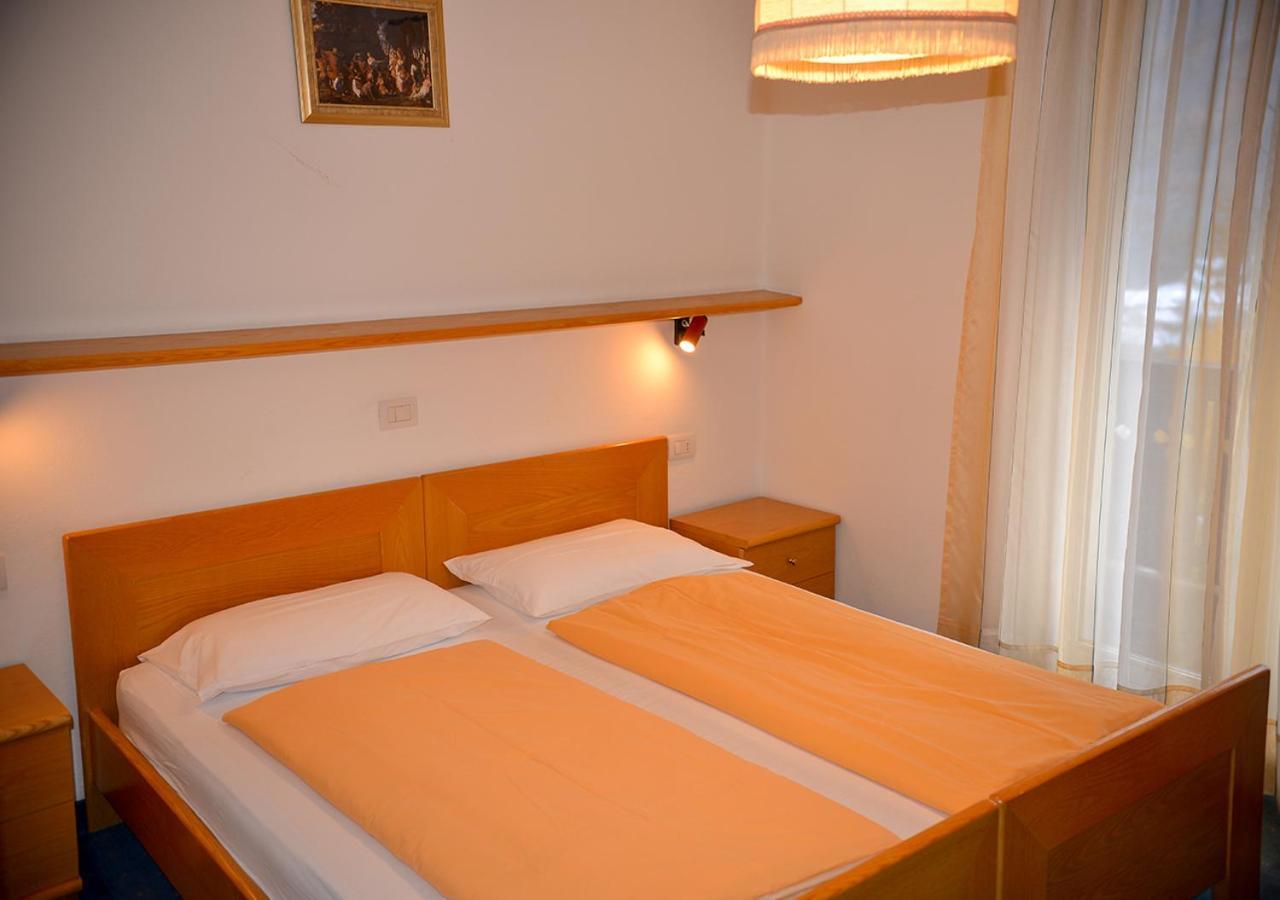 Hotel Regina Delle Dolomiti Panchià Exterior foto